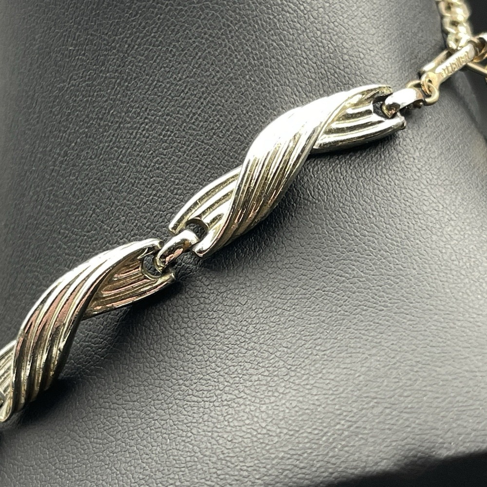 Lisner Gold Tone Link Necklace Twisted Leaf Chain Vintage Adjustable 1029 - Picture 3 of 9